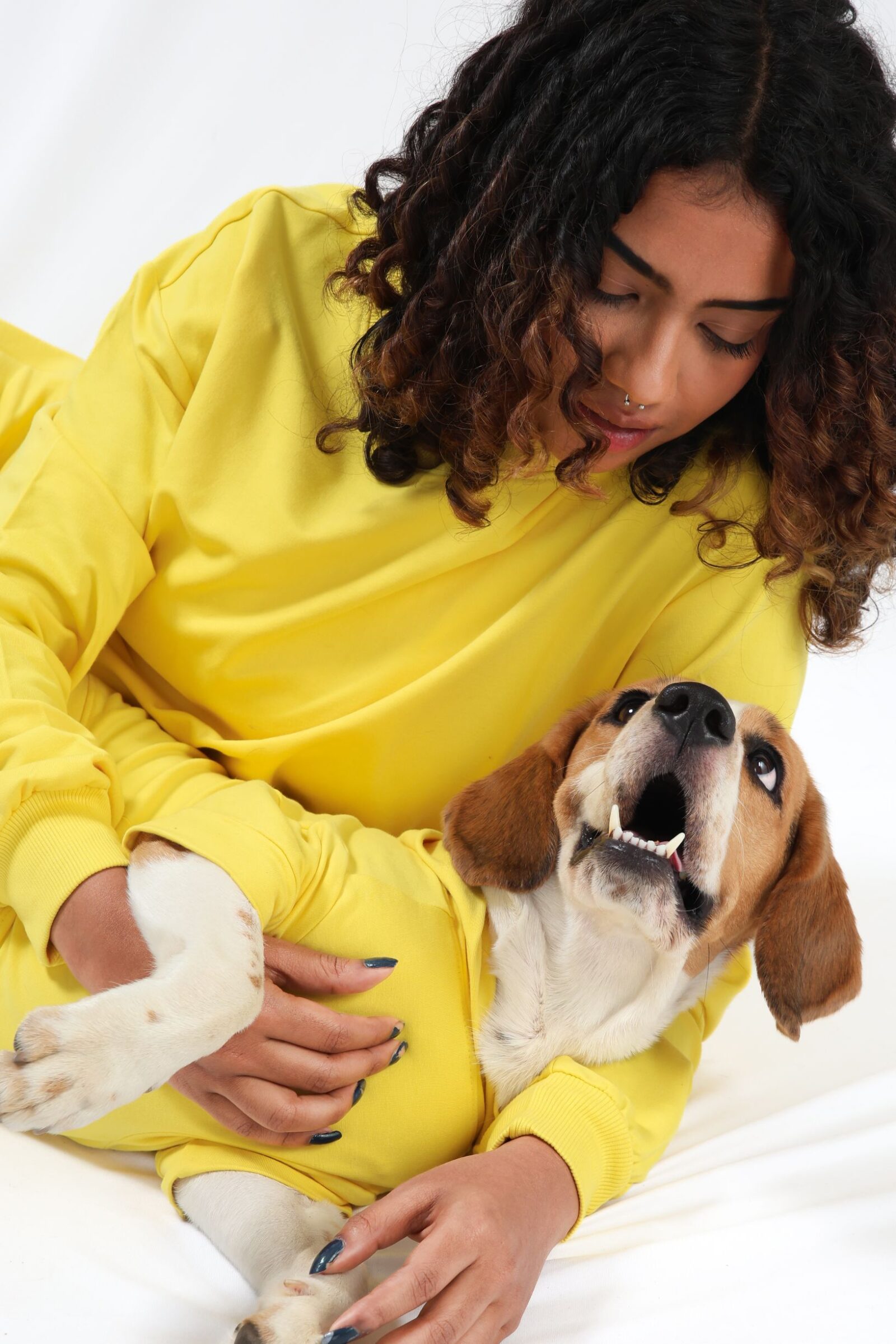 6 YELLOW SWEATSHIRT + YELLOW JOGGERS